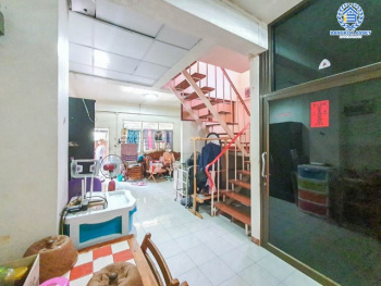 *****ทาวน์เฮ้าส์มือสองย่านกรุงเทพมหานคร ม.วัชรธานี บางแวก #หลังมุม เนื้อที่กว้างขวางถึงเกือบ 24 ตร.ว. ฟังก์ชัน 3 ห้องนอน 2 ห้องน้ำ 2 ที่จอดรถ บ้านสภาพดี บนทำเลเยี่ยม ใกล้รถรถไฟฟ้าสายสีน้ำเงิน "สถานีหลักสอง", เดอะมอลล์บางแค และทางด่วน "พรานนก-ศิริราช"